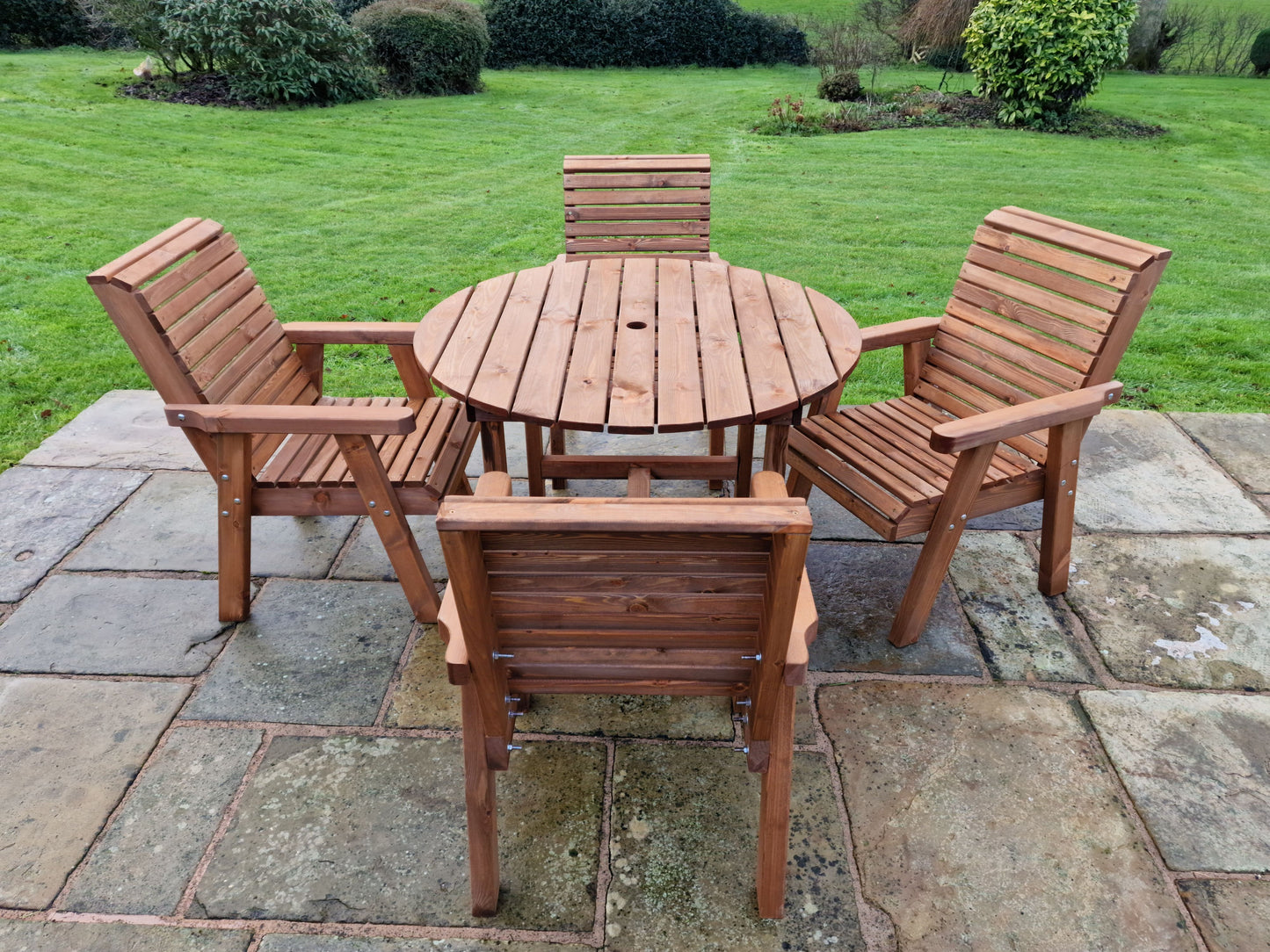 Classic Redwood 4 Seater Round