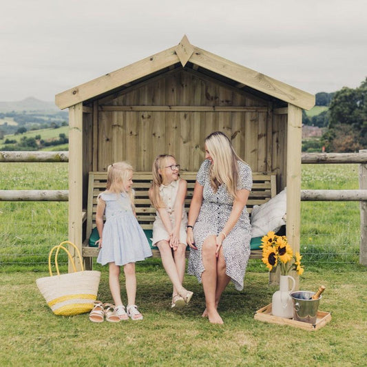 Snowdonia Enclosed 3 Seater Arbour