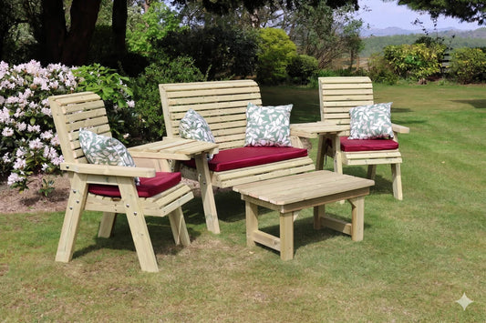 Heritage 4 seat patio set with coffee table, angled view