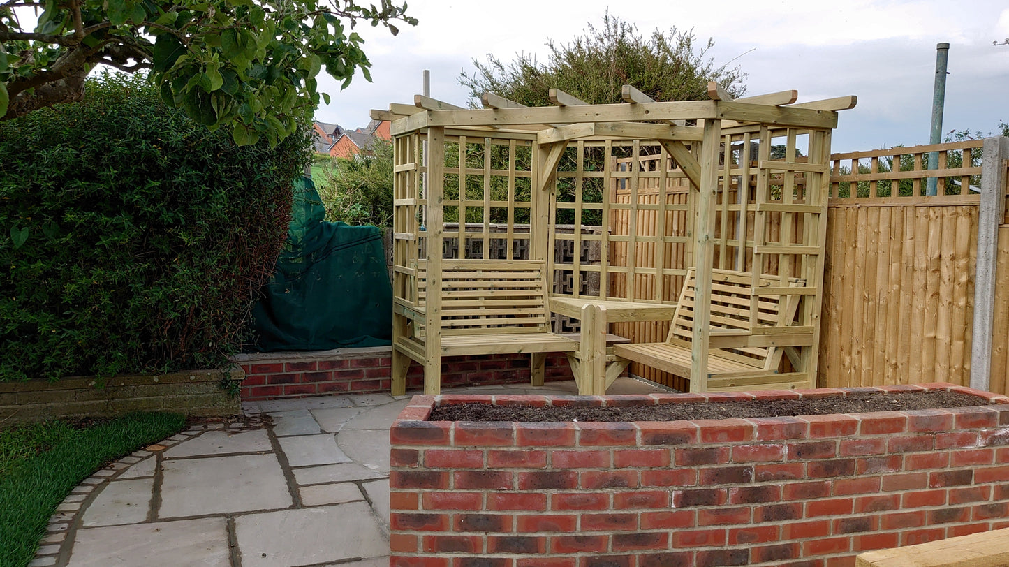 Trellis Corner Arbour
