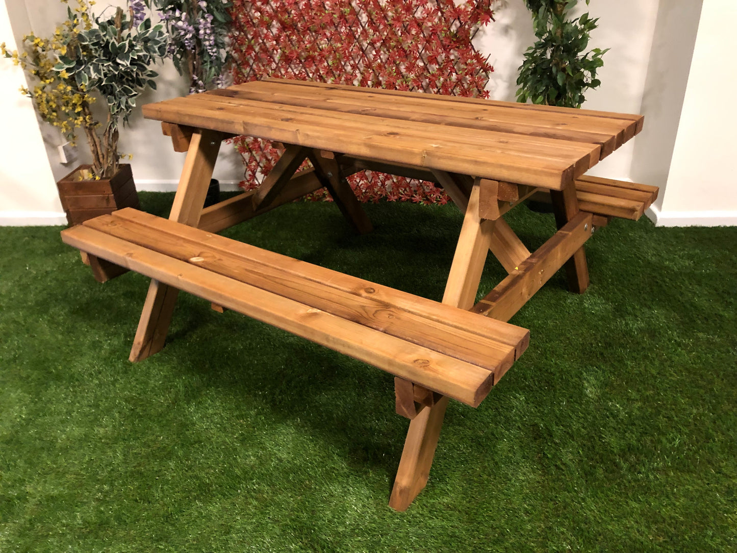 Classic Redwood Picnic Table 150cm