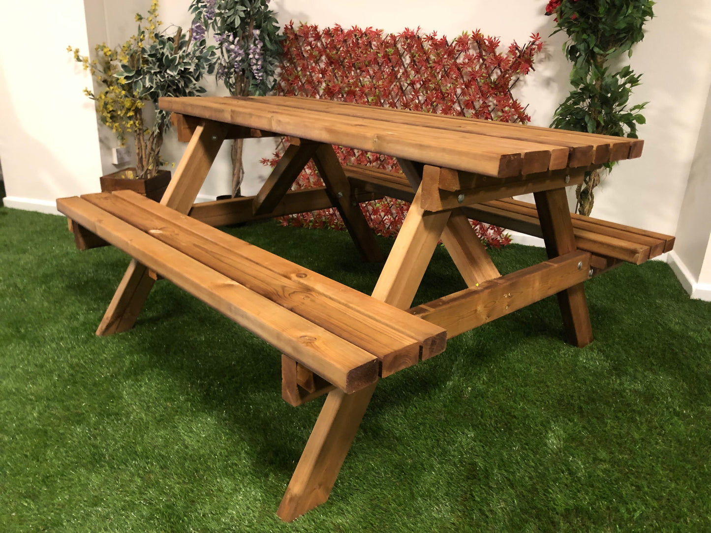 Classic Redwood Picnic Table 150cm