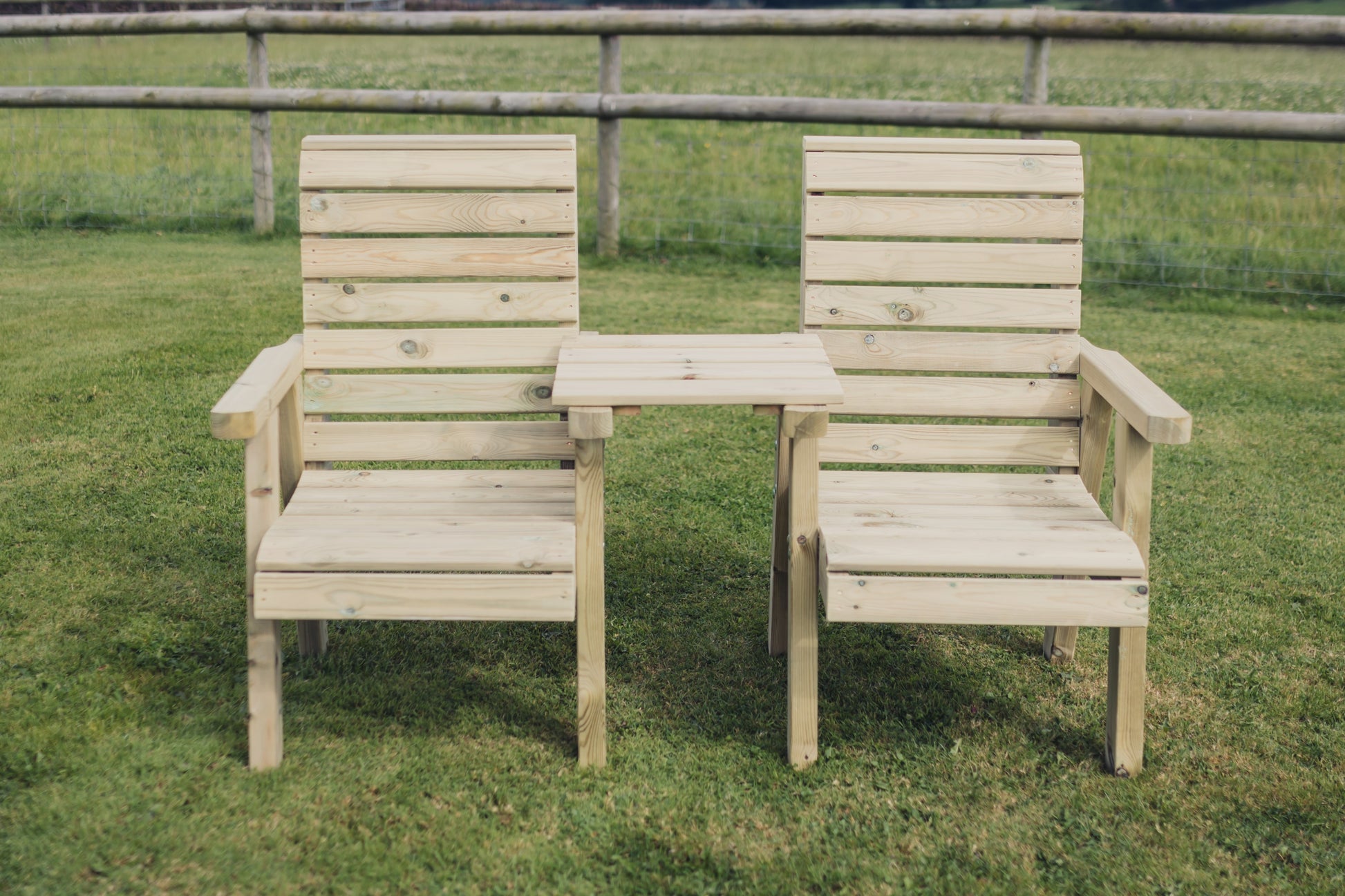 Jasmine Loveseat – Straight Tray