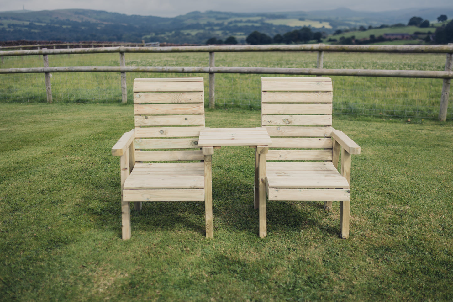 Jasmine Loveseat – Straight Tray