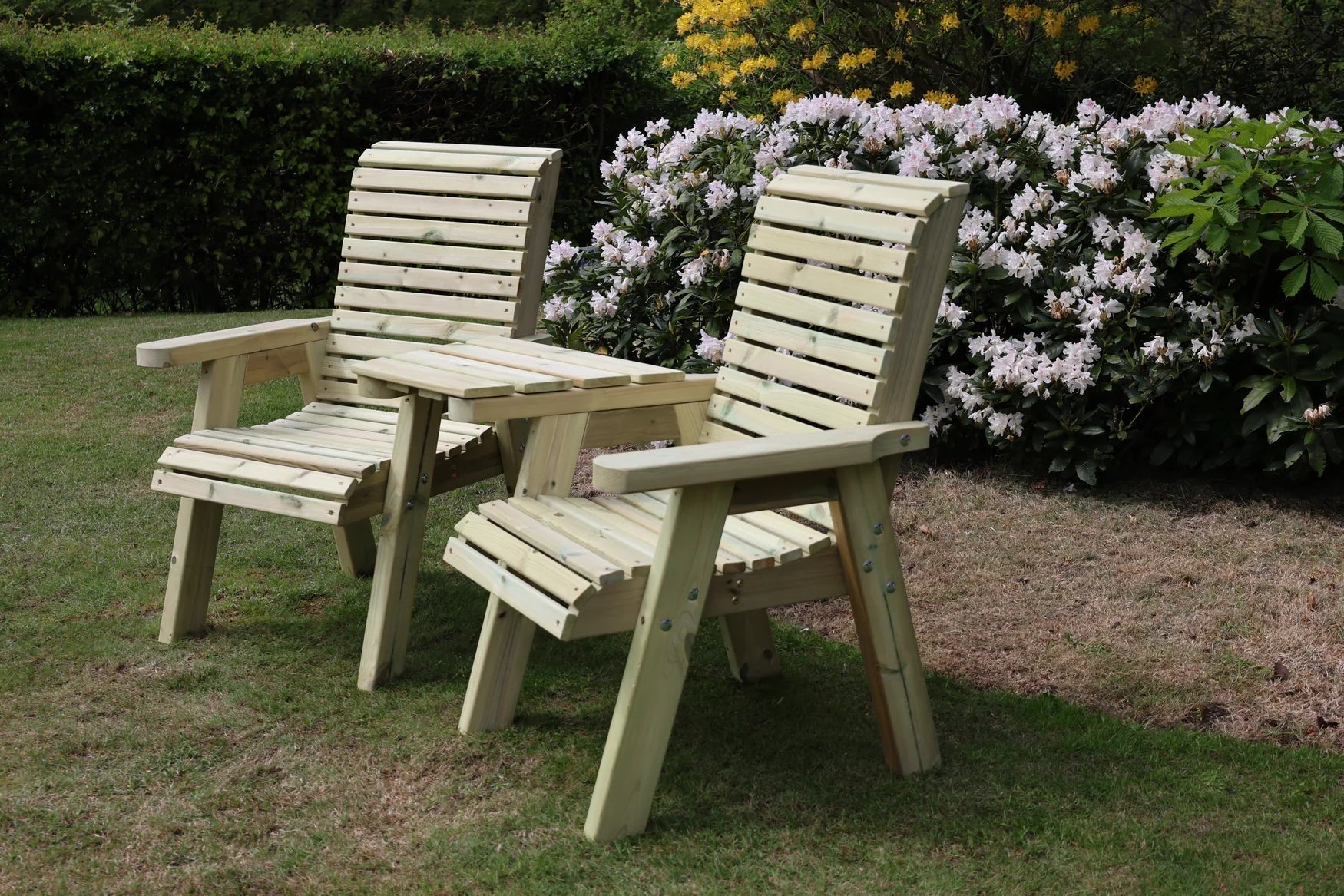 Heritage Tanalised angled wooden loveseats with centre tray