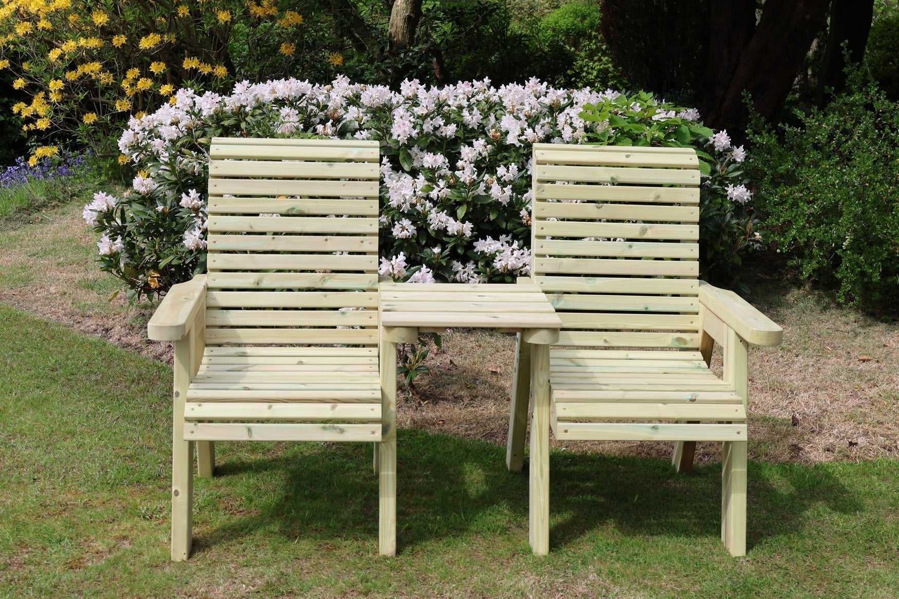 Front view of Heritage Tanalised straight loveseats and square tray